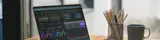 laptop met power bi dashboard op bureau