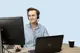 Leaseadviseur Wouter achter computer
